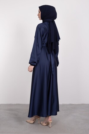 Abendkleid aus Mevlana-Satin 77817251 - 7