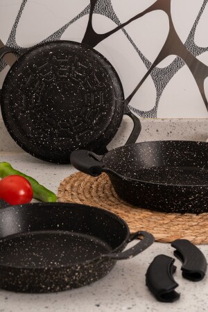 Berta 3er-Set Gusssilikon-Pfannenset aus schwarzem Granit, 22 cm, 20 cm, 18 cm - 2