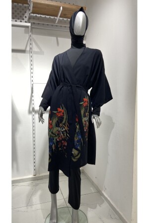 Çiçek Desenli Siyah Kimono - 3