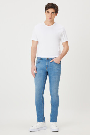 Hellblaue, extra schmal geschnittene Slim-Fit-Riss-Baumwoll-Jeans aus flexiblem Denim für Herren ET0100000002 - 5