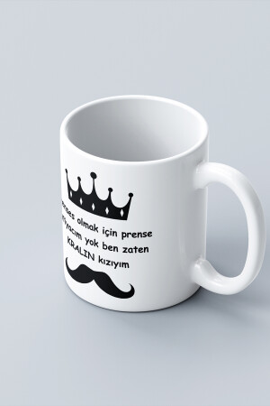 „Ich brauche keinen Prinzen, um eine Prinzessin zu sein, ich bin schon die Tochter des Königs“ bedruckte Tasse von givebutik-design-1 - 9