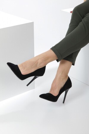 Klassischer Stiletto-Absatz aus schwarzem Wildleder für Damen - 1