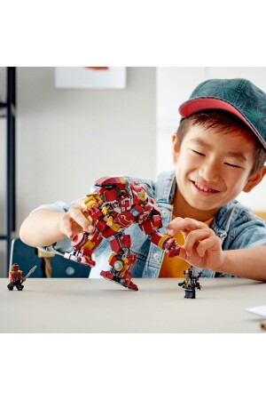 ® Marvel Hulkbuster: Kampf um Wakanda 76247 – Bauset für Kinder ab 8 Jahren (385 Teile) - 11