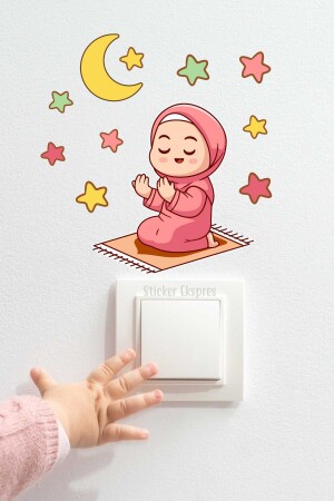 Namaz Kılan Kız Çocuk Hilal Ve Yıldızlar R3 Ramazan Priz Üstü Sticker - 1